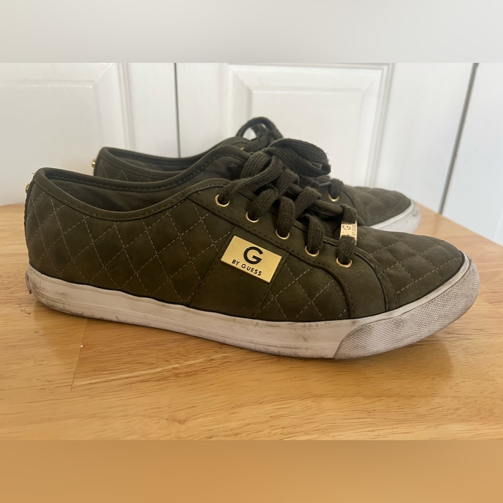 GBG Los Angeles Backer Lace-Up Sneakers Size 10M